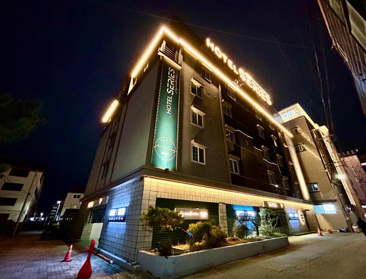 Series Hotel Gyeongju Bagian luar foto